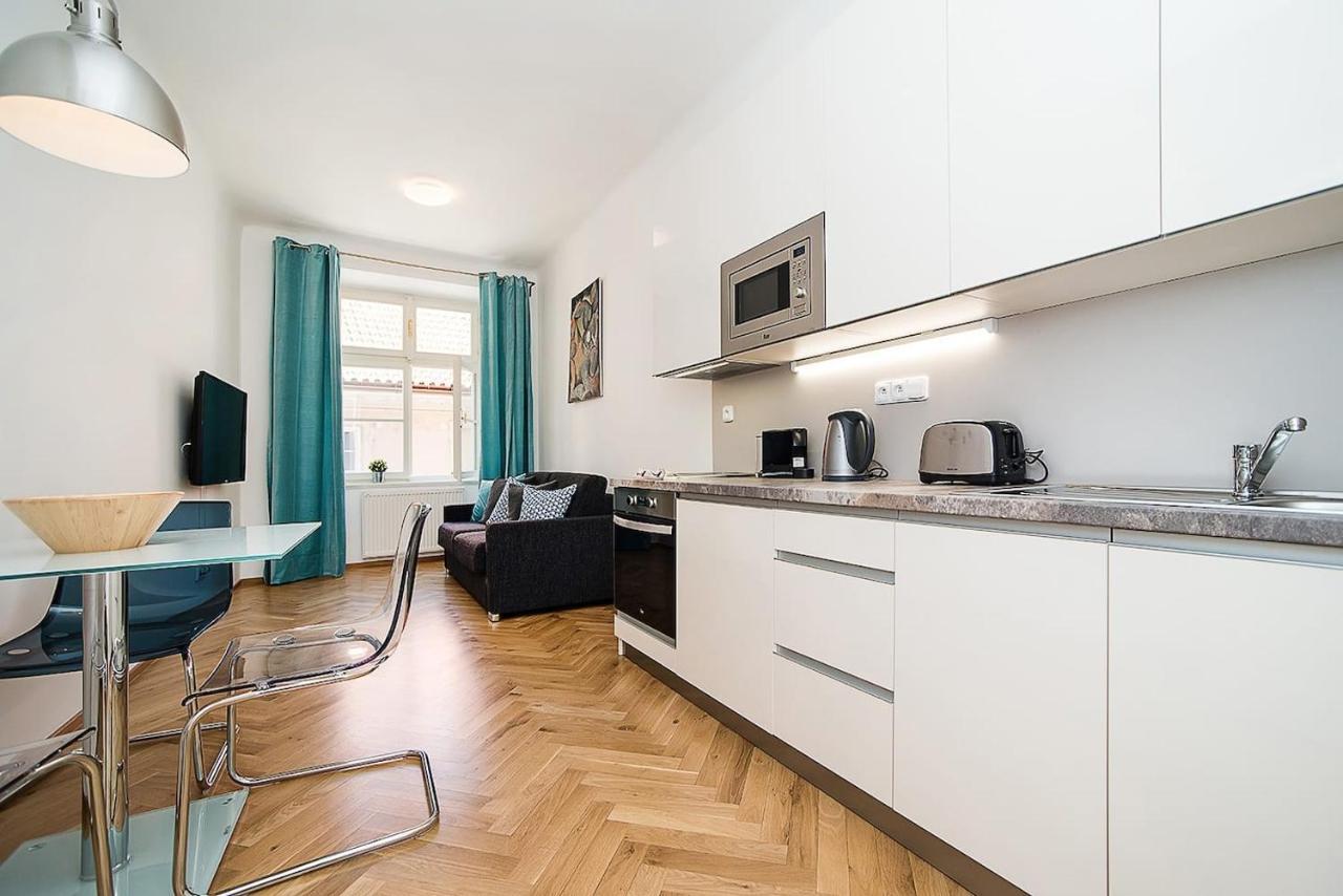 Newly Renovated 1-Bed Apartment At Charles Bridge Praha Eksteriør bilde