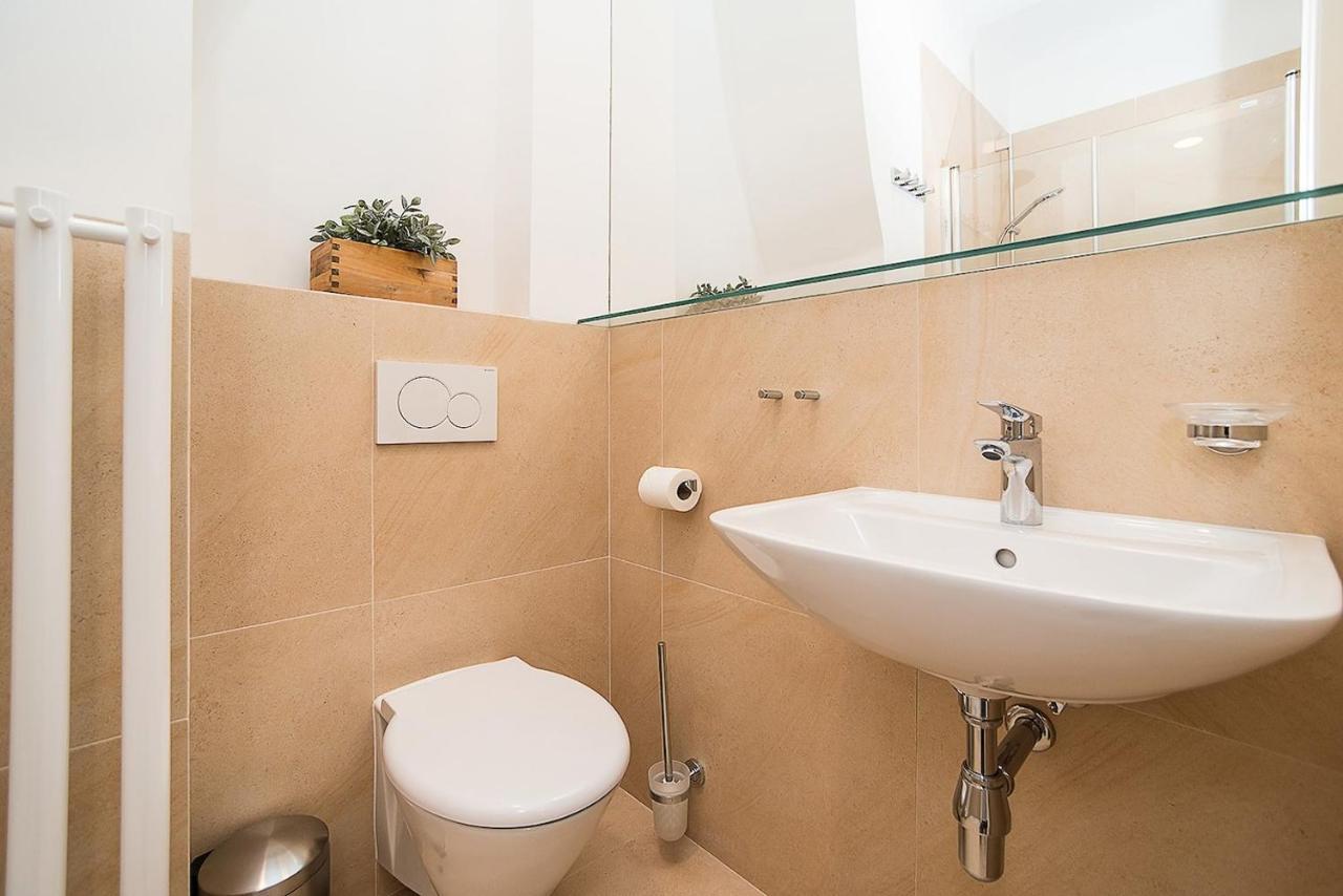 Newly Renovated 1-Bed Apartment At Charles Bridge Praha Eksteriør bilde